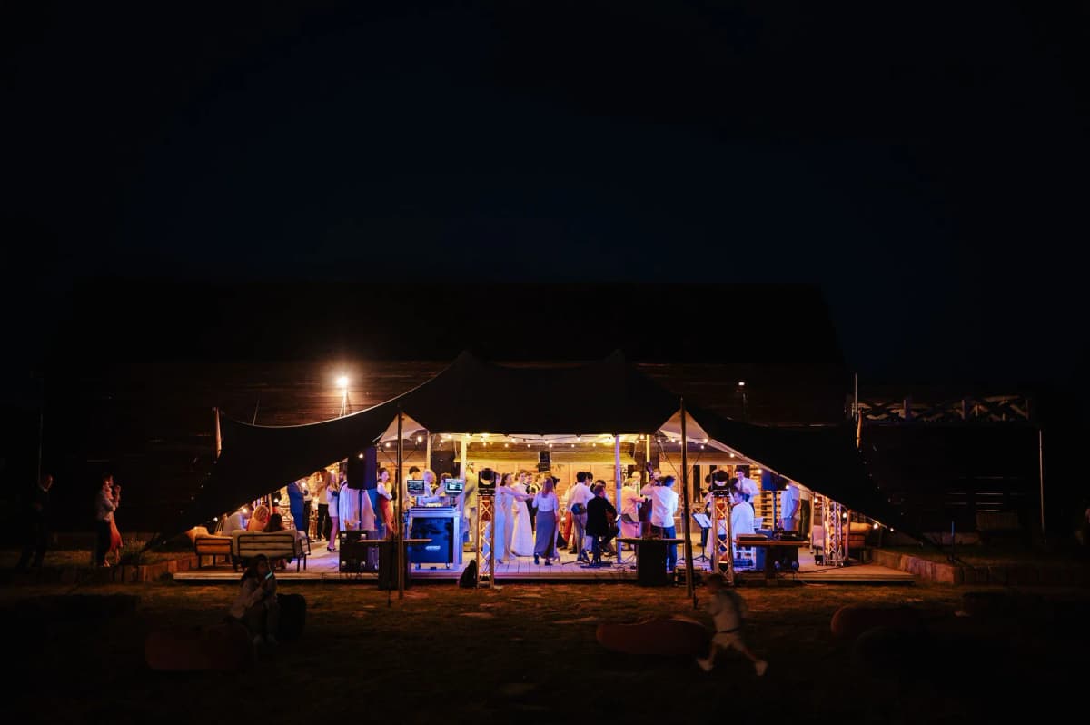 Wedding gallery image 16