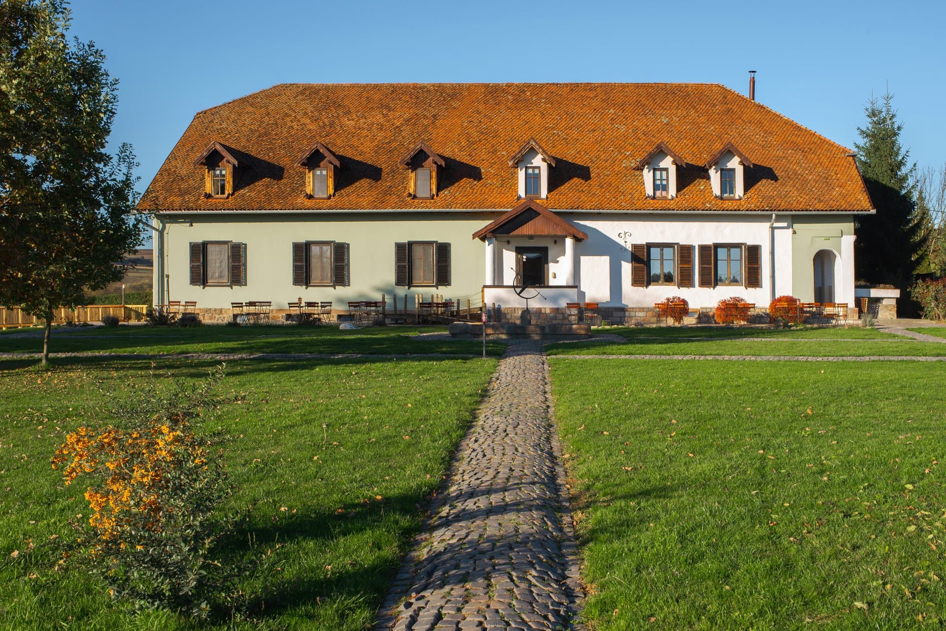 Castelul Bethlen toamna