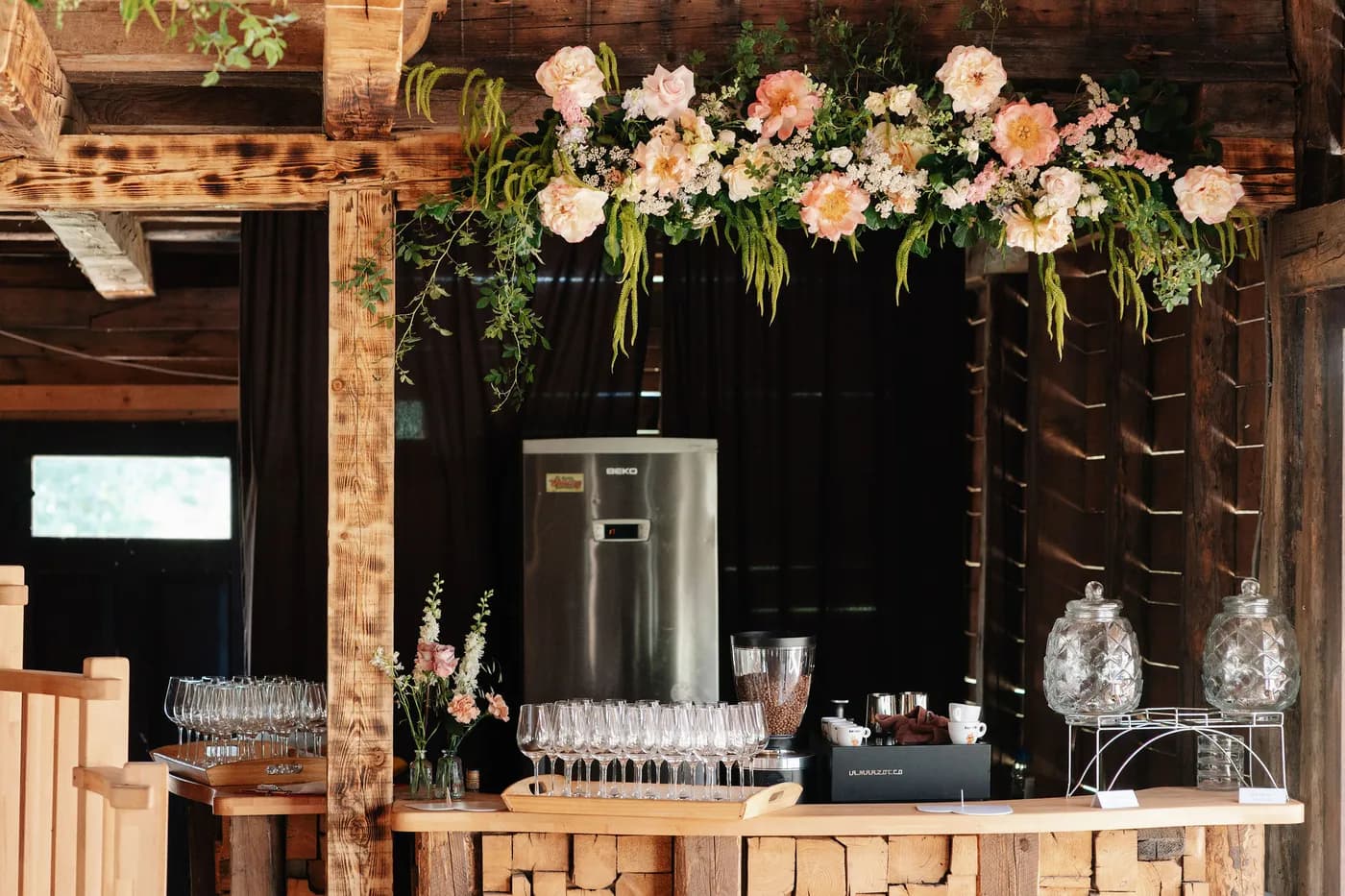 Open bar and cocktails